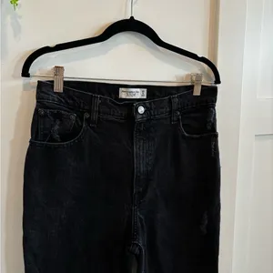 Abercrombie & Fitch The 90's Straight Ultra High Rise Distressed Black Jeans 6L thumbnail 4