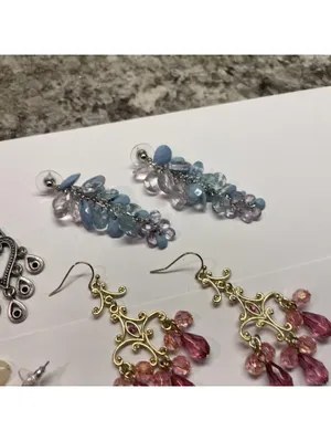 Lot Of 4 Beaded Pierced Earrings Dangle Mix Bead thumbnail 7