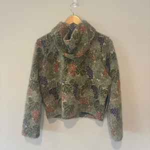 DUFFEL Made in‎ America Long Sleeve Hooded Button Up Grape Print Sweater Small thumbnail 10