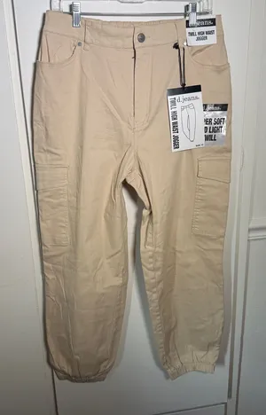 d. jeans Womens High Waist Cargo Jogger Sz 12 - Beige NWT thumbnail 1