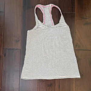 LULULEMON Modern Racerback Parallel Stripe Workout Tank Top Size 6 thumbnail 4