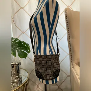 Vintage Coach‎ Canvas And Leather Signature Logo Crossbody Bag thumbnail 8