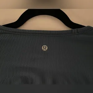 Lululemon Long Sleeve Ribbed Top - Size 10 - Excellent Condition! thumbnail 4