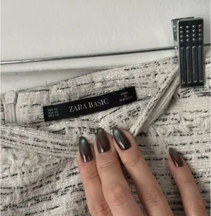 Zara Cream & Black Textured Mini Skirt thumbnail 3