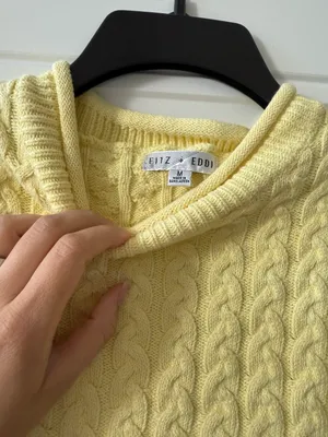 Yellow Sweater Top Size M thumbnail 2
