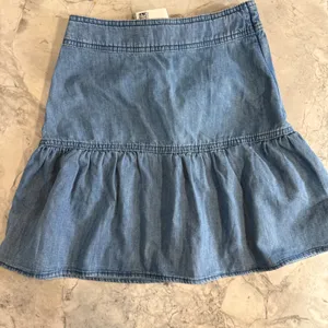 H&M Light Blue Denim Ruffle Mini Skirt Size 0 NWT thumbnail 2