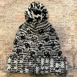 NWOT Free Country Black and White Knit Beanie with Pom thumbnail 4