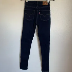 5/$25 Levi's Women's Sz 24 High Rise Skinny‎ Jeans Dark Wash Blue Denim Stretchy thumbnail 2