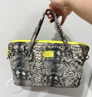 Marc Jacobs Bag Laptop Sleeve Pretty Nylon Fluoro Green Neon Snake Print 16x11"‎ thumbnail 1