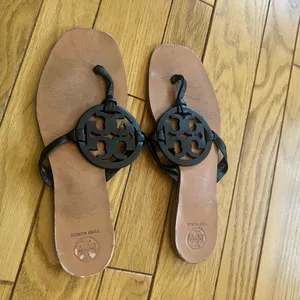 Tory Burch - Black Medallion Miller Leather Sandals thumbnail 2