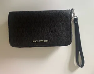 Michael Kors Wallet thumbnail 1