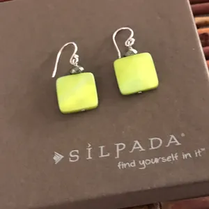 Silpada Sterling Silver Green Mother of Pearl Pyrite Bead French Wire Earrings thumbnail 1