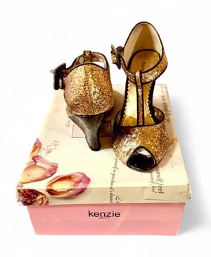 Kenzie ‘GINGER’ Gold Glitter Peep Toe Wedge Kitten Heel Mary Jane Sandals Sz 8 thumbnail 1