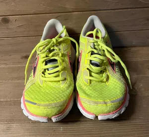 Brooks cadence neon yellow running shoes size 8 thumbnail 1