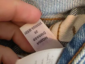Madewell The Curvy '90s Straight Crop Jean in Hazeldell Wash thumbnail 3