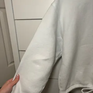 Aritzia TNA Cinch Front Crewneck FLAWED thumbnail 7