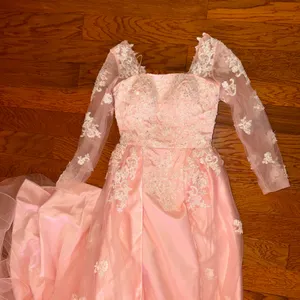 Pink Ball Gown/Prom Dress With Train thumbnail 4