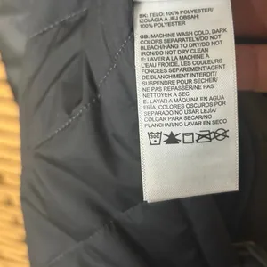 The North Face Black And Gray Reversible‎ Vest Size Small thumbnail 10