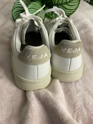 VEJA - Sneakers Shoes Women’s Size 6 thumbnail 2