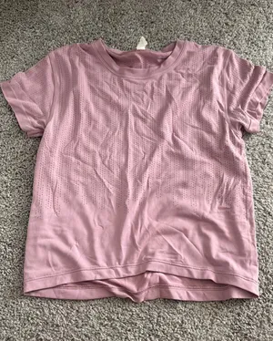 Lululemon shirt thumbnail 1