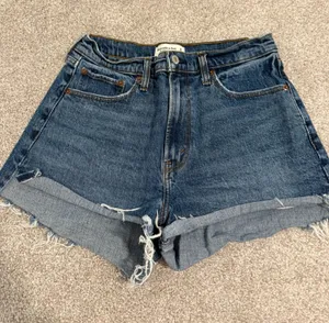 Abercrombie Curve Love Mom Short thumbnail 1