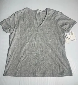 Good Ameeican NWT Women’s Grey V-Neck Short Sleeve Top M thumbnail 1