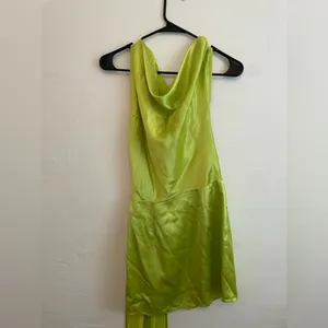 NONCHALANT LABEL X FASHIONPASS NATALIE DRESS in citrone thumbnail 8