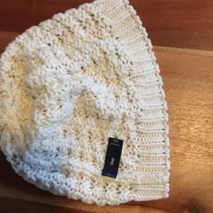 GAP Woven Cream & Gold Beanie thumbnail 6