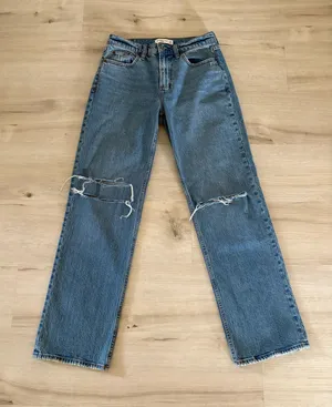 Abercrombie Low-Rise Baggy Jeans thumbnail 1