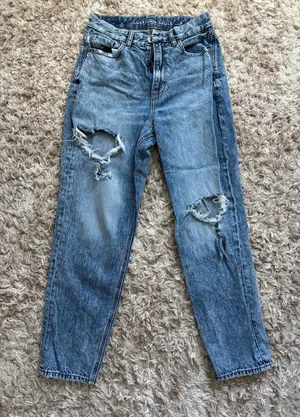 American Eagle Curvy Mom Jeans thumbnail 1