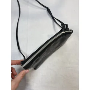 Stone‎ Mountain Black Leather Crossbody Purse Organizer Bag 8.5"x6" Zip Pockets thumbnail 9