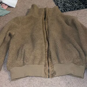 Cotton on teddy jacket M‎ thumbnail 1