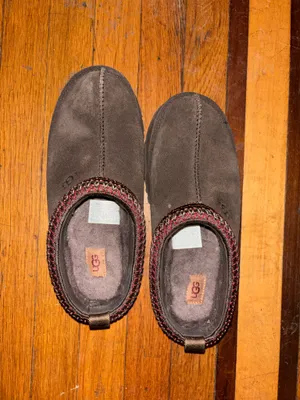 UGG Women’s Brown Suede thumbnail 4