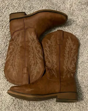 Cowgirl Boots IUV Brown Size 7.5 thumbnail 1