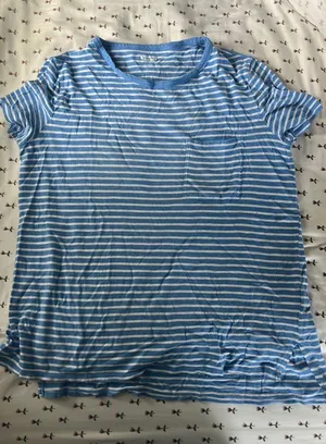 Old Navy Boyfriend T-shirt thumbnail 1