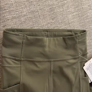 Lululemon Fast and Free Olive Green Women's Shorts 8” Light size 2 $78 thumbnail 8