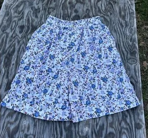 Vintage Prestwyck Womens‎ Shorts Small White Blue Floral Cotton Cottage Spring thumbnail 1