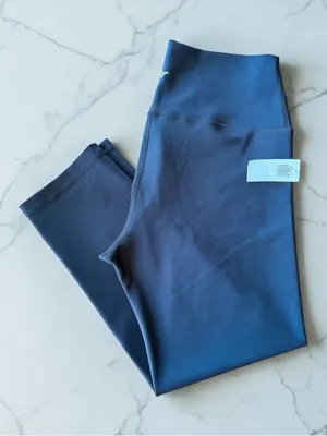 Old Navy Active Matching Set Black Cropped Leggings thumbnail 1