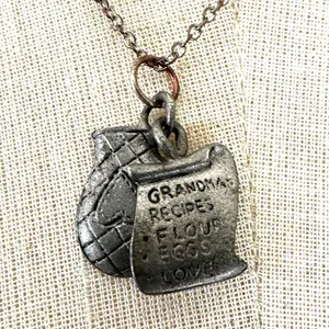 Silver tone recipe and oven mit charm necklace thumbnail 2