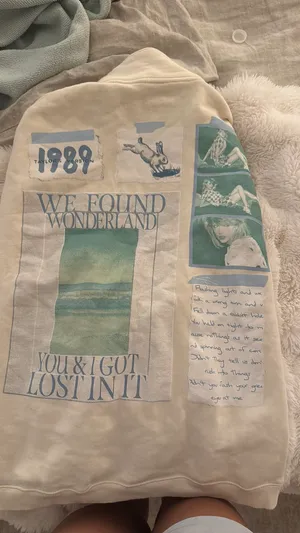 Taylor Swift Quarter-Zip Sweatshirt 1989 Taylor’s Version Wonderland thumbnail 1