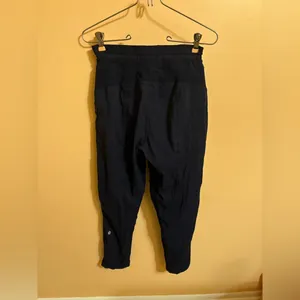 Dance Studio Crop *25” joggers in True Navy thumbnail 6