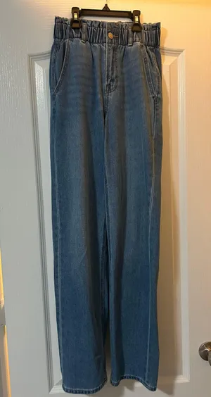 American Eagle Jeans thumbnail 1