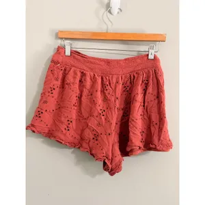 American‎ Eagle Eyelet Shorts Womens Large Rust Terracotta Boho Smocked Pom Pom thumbnail 4
