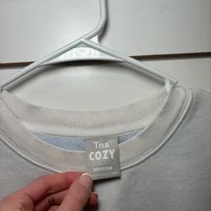 Aritzia TNA Cinch Front Crewneck FLAWED thumbnail 8