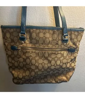 Coach shoulder bag thumbnail 1
