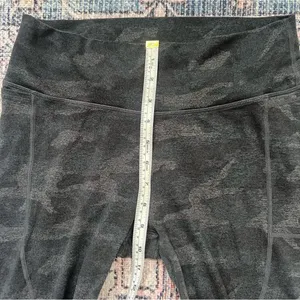 Vuori Clean Elevation Leggings Black Camo Size Medium 7/8 Length thumbnail 7