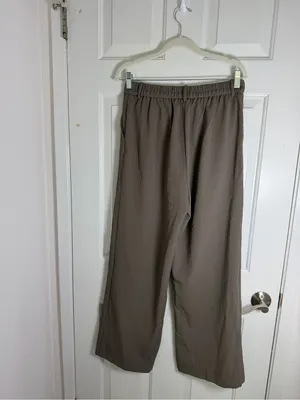 High-Rise Wide-Leg Pants‎ in Olive Green thumbnail 4