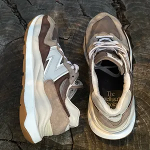 New Balance 57/40 Low Mushroom Black Coffee - Men’s Size 9.5 thumbnail 3