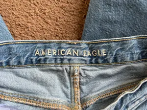 American Eagle Mom Jeans Size 6 Regular thumbnail 3