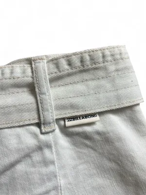 Billabong Light Wash High-Waist Denim Belted Shorts Tie Waist Cuffed Sz 28 Jorts thumbnail 3